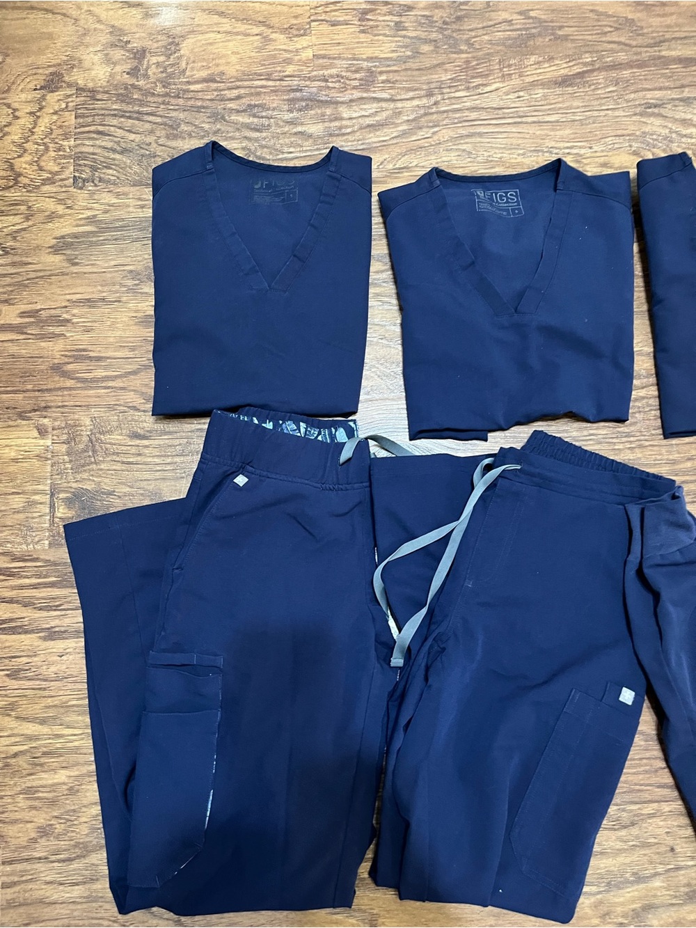 Bundle of 4 FIGS Navy Scrub Sets - Size Small - Picture 2 of 16